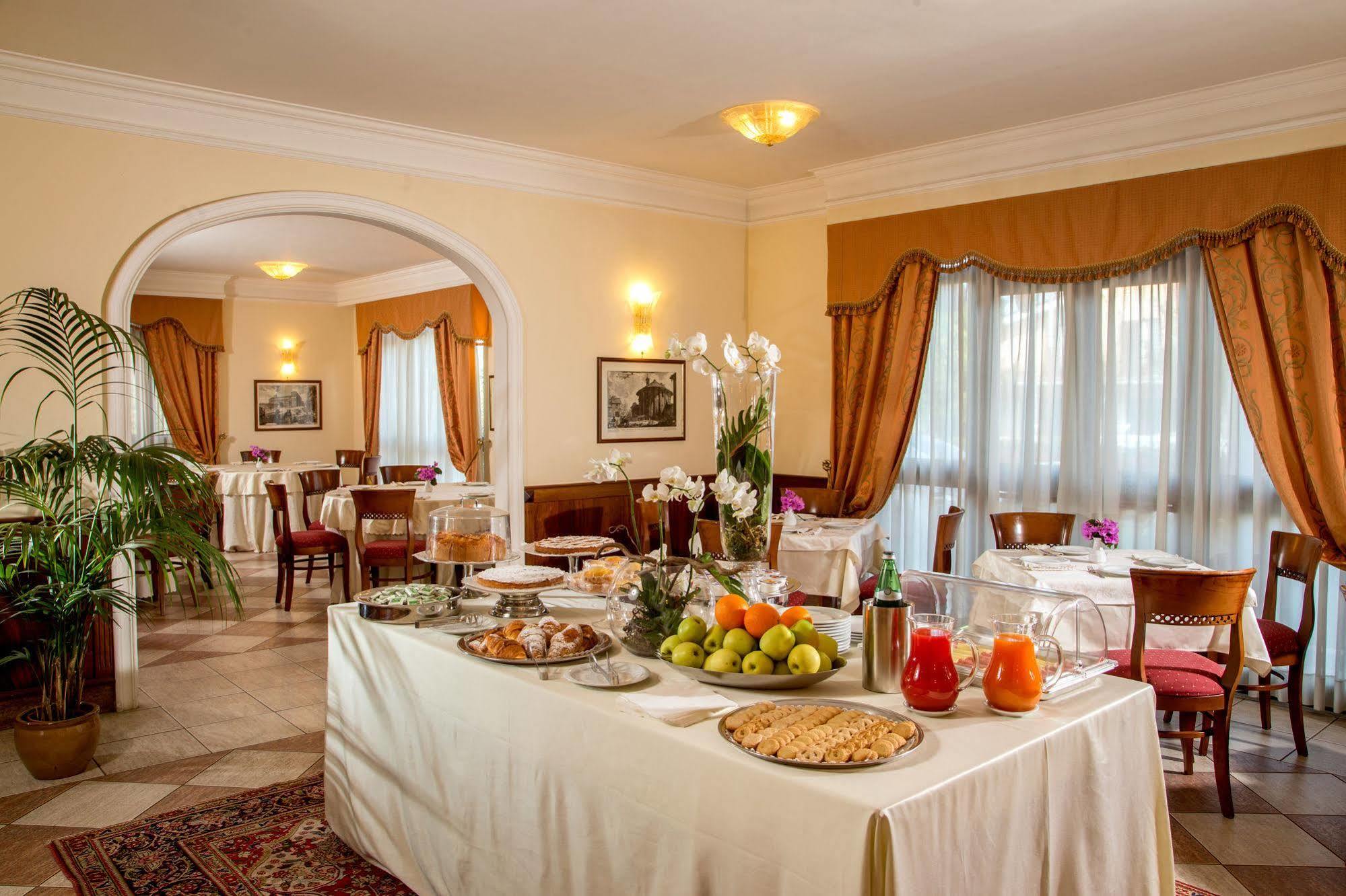 Marini Park Hotel Castel di Leva Exterior photo
