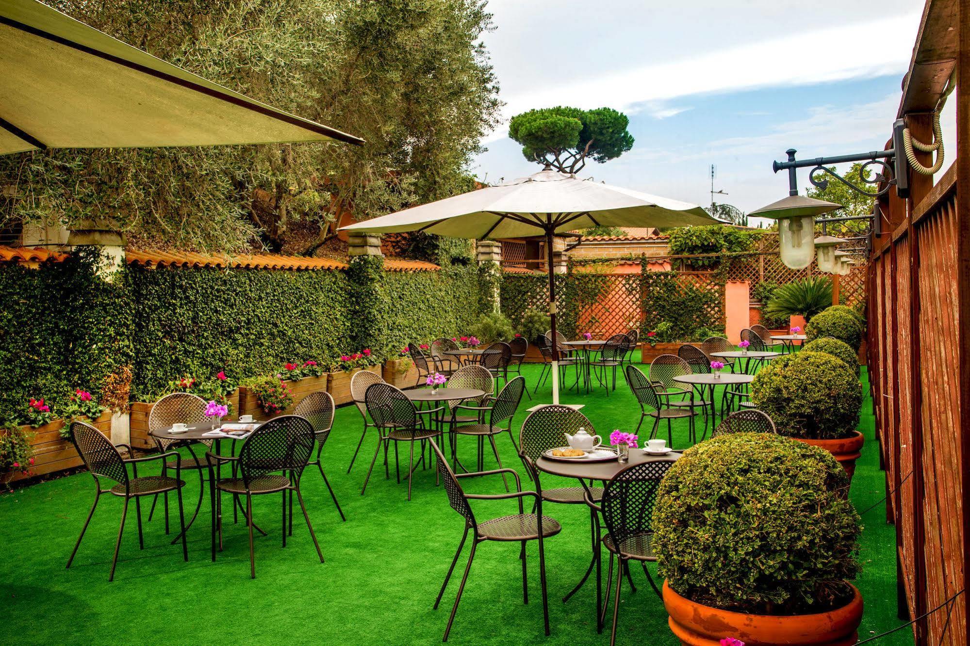 Marini Park Hotel Castel di Leva Exterior photo
